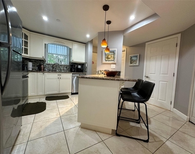 17801 N Bay Road - Photo Thumbnail 4