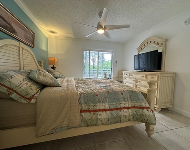 17801 N Bay Road - Photo Thumbnail 26