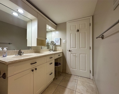 17801 N Bay Road - Photo Thumbnail 21