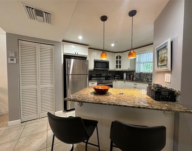 17801 N Bay Road - Photo Thumbnail 6