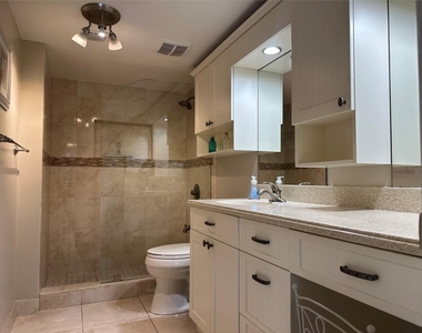 17801 N Bay Road - Photo Thumbnail 20