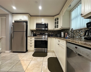 17801 N Bay Road - Photo Thumbnail 5