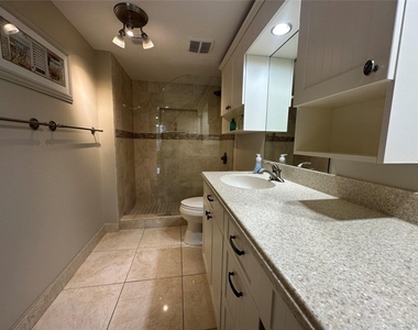 17801 N Bay Road - Photo Thumbnail 22