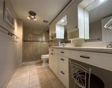 17801 N Bay Road - Photo Thumbnail 23
