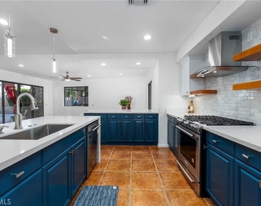 1123 E El Cid - Photo Thumbnail 14