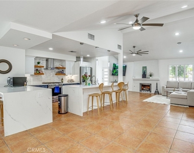 1123 E El Cid - Photo Thumbnail 11