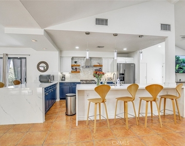 1123 E El Cid - Photo Thumbnail 7
