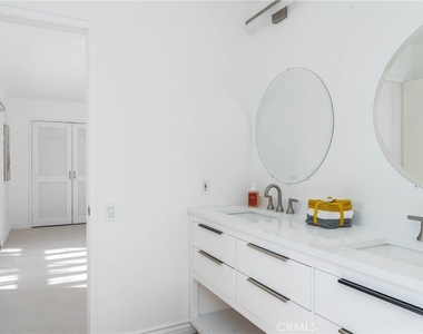 1123 E El Cid - Photo Thumbnail 26