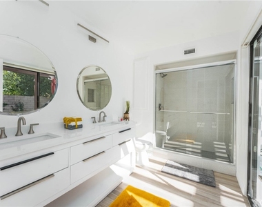 1123 E El Cid - Photo Thumbnail 25