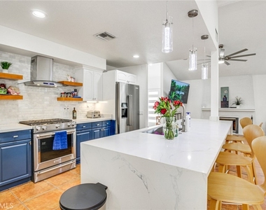 1123 E El Cid - Photo Thumbnail 16