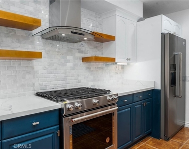 1123 E El Cid - Photo Thumbnail 13