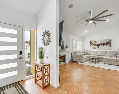 1123 E El Cid - Photo Thumbnail 4