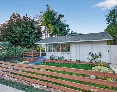 225 Iris Avenue - Photo Thumbnail 4
