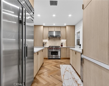 225 Iris Avenue - Photo Thumbnail 9