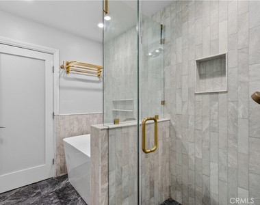 225 Iris Avenue - Photo Thumbnail 15