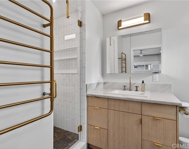 225 Iris Avenue - Photo Thumbnail 18