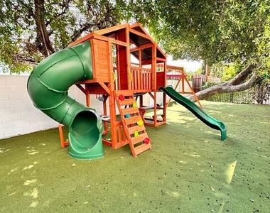 5757 Agnes Avenue - Photo Thumbnail 7
