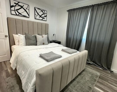 5757 Agnes Avenue - Photo Thumbnail 4