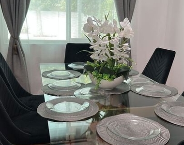 5757 Agnes Avenue - Photo Thumbnail 10