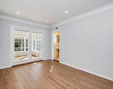 4649 Sancola Avenue - Photo Thumbnail 31