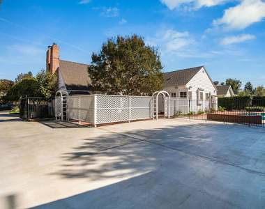 4649 Sancola Avenue - Photo Thumbnail 41
