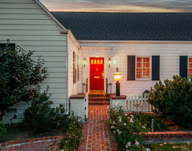 4649 Sancola Avenue - Photo Thumbnail 3