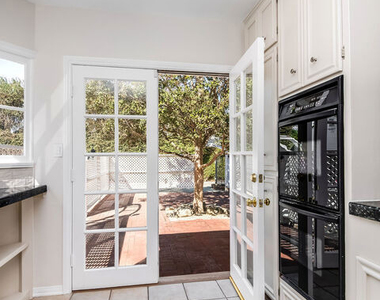 4649 Sancola Avenue - Photo Thumbnail 24