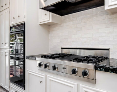 4649 Sancola Avenue - Photo Thumbnail 25