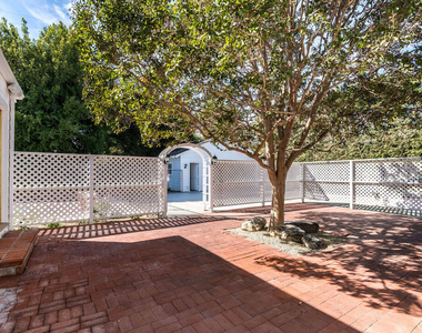 4649 Sancola Avenue - Photo Thumbnail 38
