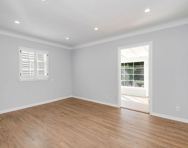 4649 Sancola Avenue - Photo Thumbnail 29