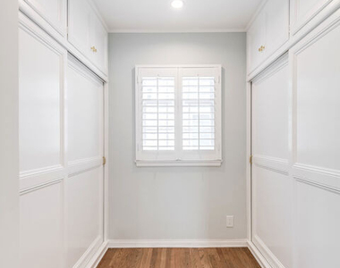 4649 Sancola Avenue - Photo Thumbnail 35