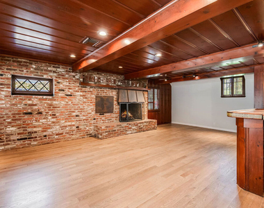 4649 Sancola Avenue - Photo Thumbnail 12