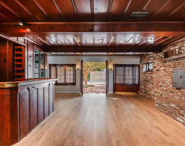4649 Sancola Avenue - Photo Thumbnail 16