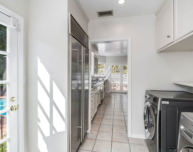 4649 Sancola Avenue - Photo Thumbnail 28