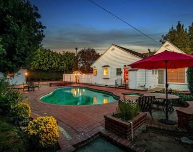 4649 Sancola Avenue - Photo Thumbnail 5