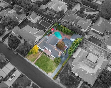 4649 Sancola Avenue - Photo Thumbnail 55