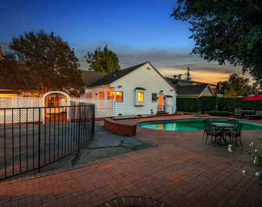 4649 Sancola Avenue - Photo Thumbnail 4