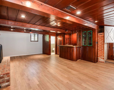 4649 Sancola Avenue - Photo Thumbnail 13