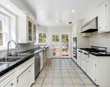 4649 Sancola Avenue - Photo Thumbnail 23