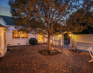 4649 Sancola Avenue - Photo Thumbnail 7