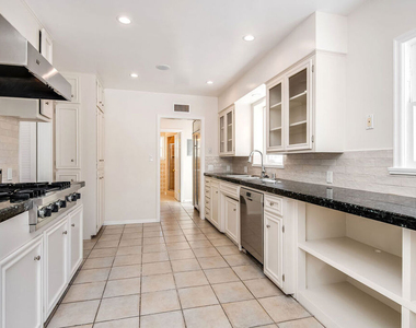 4649 Sancola Avenue - Photo Thumbnail 26