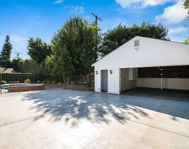 4649 Sancola Avenue - Photo Thumbnail 39