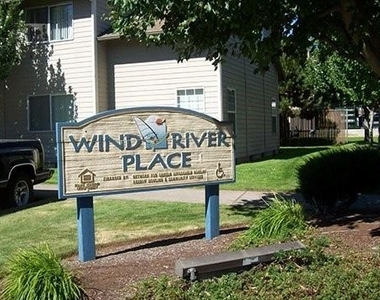 955 Sieverkropp Dr - Photo Thumbnail 5
