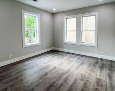 4704 Greenbriar - Photo Thumbnail 2