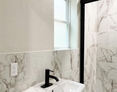 4704 Greenbriar - Photo Thumbnail 8