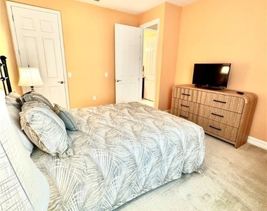 6421 Liberty Street - Photo Thumbnail 16