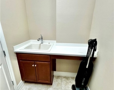 6421 Liberty Street - Photo Thumbnail 12