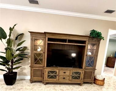 6421 Liberty Street - Photo Thumbnail 9