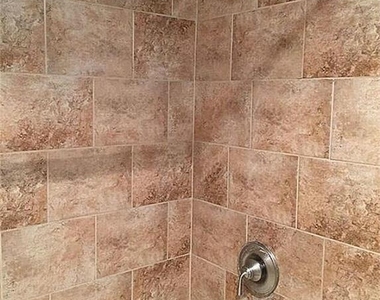 7900 N Stadium Drive - Photo Thumbnail 5