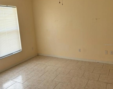 673 Cotulla Drive - Photo Thumbnail 5
